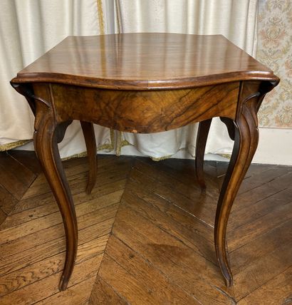 Middle table in wood veneer opening with...