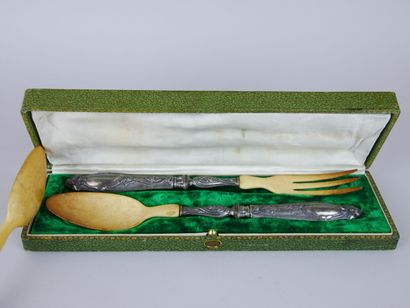 null Suite of two silver salad servers 950 thousandth, ivory and resin; one with...