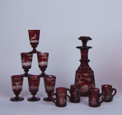 null Liquor service with its tray in red Bohemian crystal with engraved decoration...