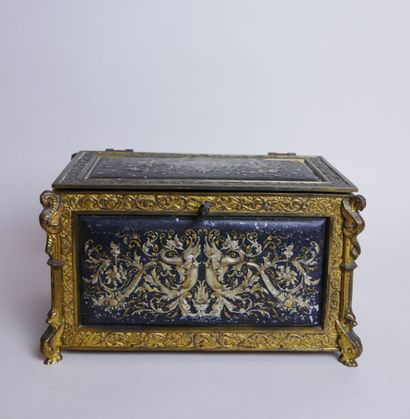 null Jewelry box in painted sheet metal decorated with scrolls and winged chimeras...