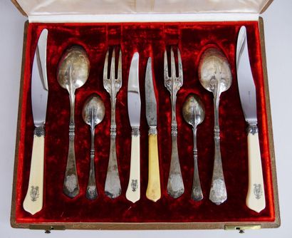 null CARDEILHAC Paris 

Cutlery head to head in silver 925 thousandths with decoration...