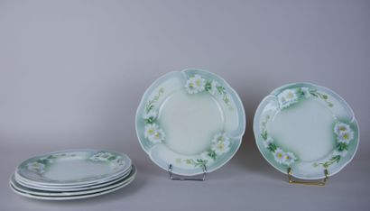 null KELLER & GUERIN Nancy Lunéville France 

Suite of 8 large plates and 13 small...