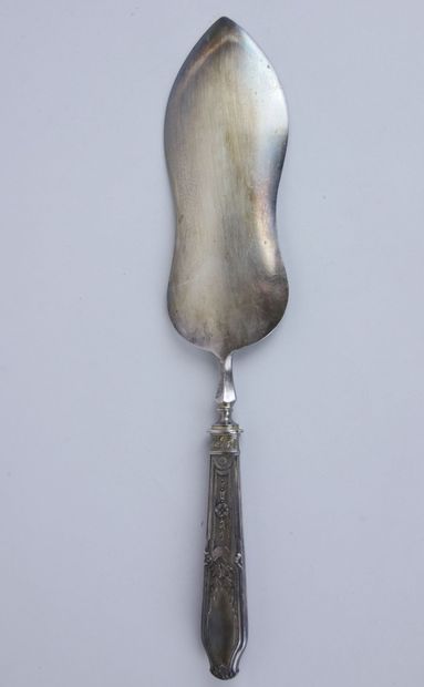 null Lot in silver 950 thousandths including: 

A silver serving shovel with decoration...