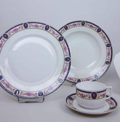 null MZ ALTROHLAU CMR Made in Czecholsovakia & LIMOGES 

Part of a porcelain dinner...
