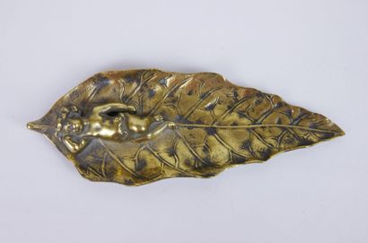 null After François du Quesnoy 

Bronze pocket representing a sleeping child. 

Length...