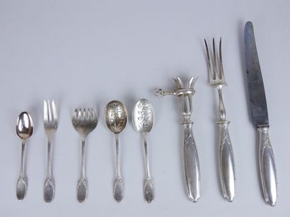  ALFENIDE 
Part of silver plated metal menagère of 75 pieces with decoration of laurel...