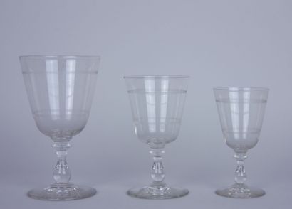 null Part of glass service in plain crystal with engraved circles decoration including...