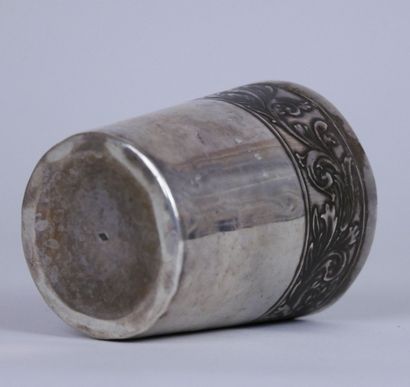 null Timbale out of silver 925 thousandths with decoration of a frieze of foliage...