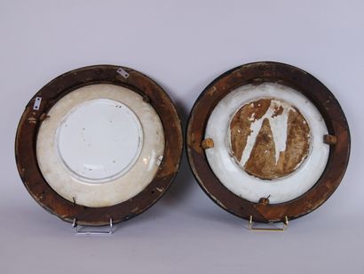null Frans DAUGE (1831-1895)

Pair of earthenware dishes painted by hand representing...