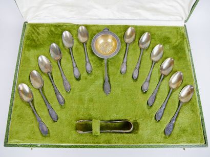 null Suite of 12 small spoons in silver 925 thousandths with decoration of acanthus...
