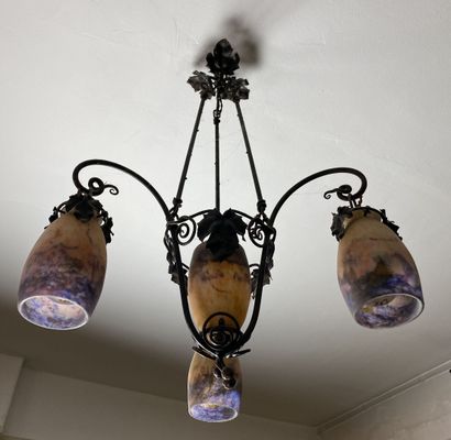null MULLER Brothers Lunéville.

Chandelier in wrought iron and orange and mauve...