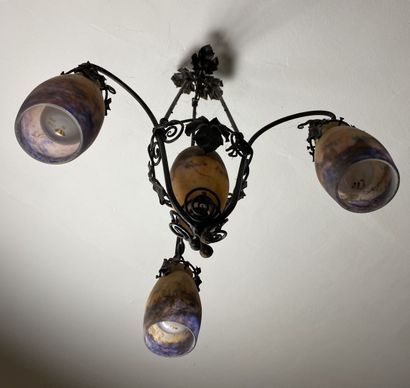 null MULLER Brothers Lunéville.

Chandelier in wrought iron and orange and mauve...