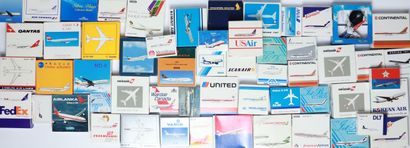 null LOT OF 100 SCALE MODELS OF AIRLINERS 

French and foreign companies in scales...