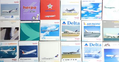 null LOT OF 35 SCALE MODELS OF AIRLINERS

French and foreign companies in scales...