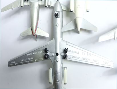 null LOT OF ONE HUNDRED METAL AIRLINERS

Die Cast Metal

Different scales and marks...