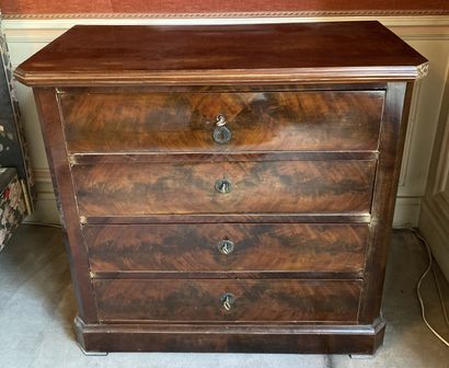 null Mahogany veneer chest of drawers opening to 4 drawers in front resting on a...