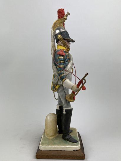 null Bernard BELLUC (1949 - )

Cuirassier 8e REGT trompette 1812

Figurine en faïence...