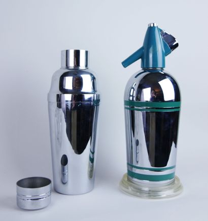null Lot including : 

A stainless steel shaker. Height: 27 cm

Sparklets England....