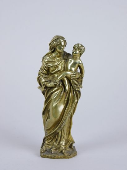 null Virgin and Child in bronze with natural patina.

H : 16 cm.



Expert : MB ART...
