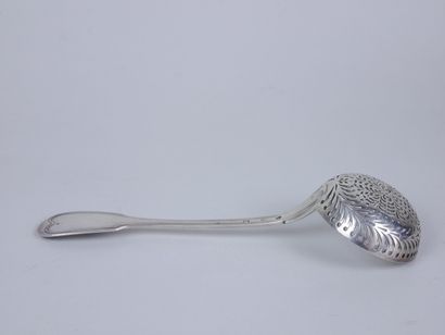 null Silver sprinkling spoon (950/1000e), model filet violonné.

Paris, 1819-1838.

Weight...
