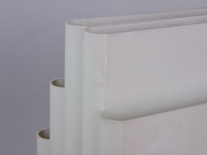 null Giotto STOPPINO (1926-2011) for KARTELL 

Ivory colored PMMA magazine rack with...