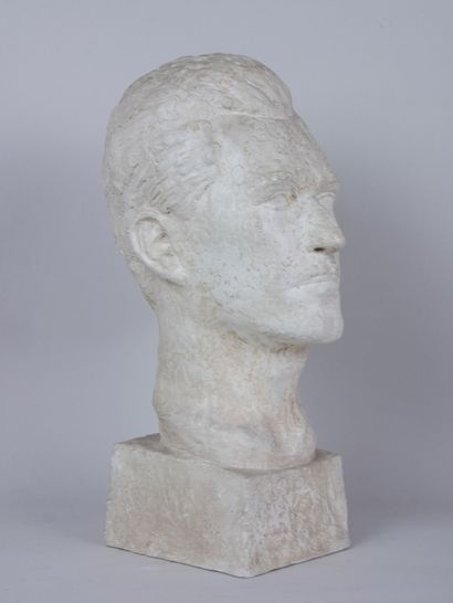 null Marguerite COUSINET (1886- 1970)

Head of a man with a moustache 

Sculpture...