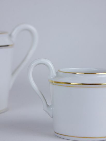 null LIMOGES France 

White porcelain coffee set with gold nets decoration including...