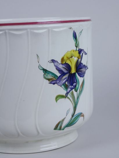 null VILLEROY & BOCH Septfontaines

Cache-pot en porcelaine à décor polychrome d'oiseaux...