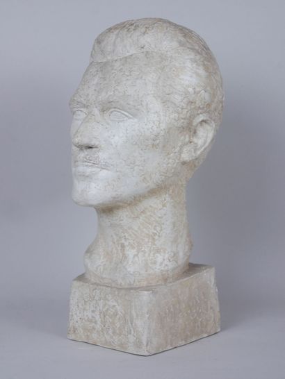null Marguerite COUSINET (1886- 1970)

Head of a man with a moustache 

Sculpture...