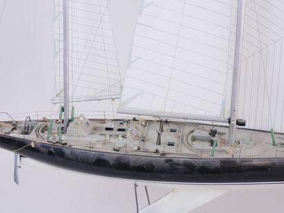 null Model of a two-masted sailing ship with the inscription "Pen Duick VI UNCL Papeete

Dimensions:...