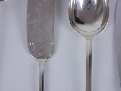null 
Part of silver menagere (950/1000e), model with godrons including : 

- 1 fork....