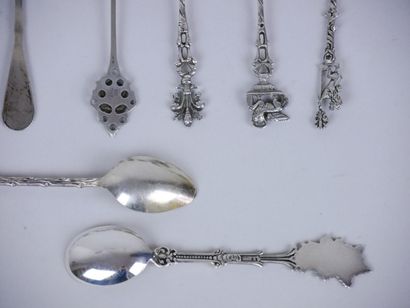 null Batch of spoons memories of journeys in silver 800 thousandths.

Gross weight:...