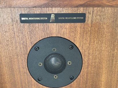 null ACOUSTIC RESEARCH 

Pair of speakers model " 66 bx " numbered 00054. Digital...