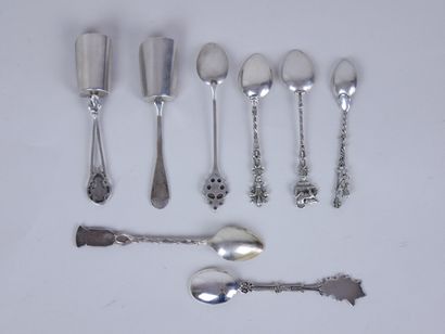 null Batch of spoons memories of journeys in silver 800 thousandths.

Gross weight:...