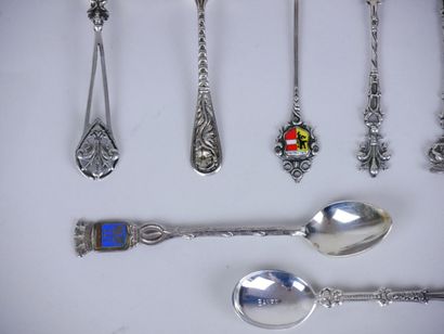 null Batch of spoons memories of journeys in silver 800 thousandths.

Gross weight:...