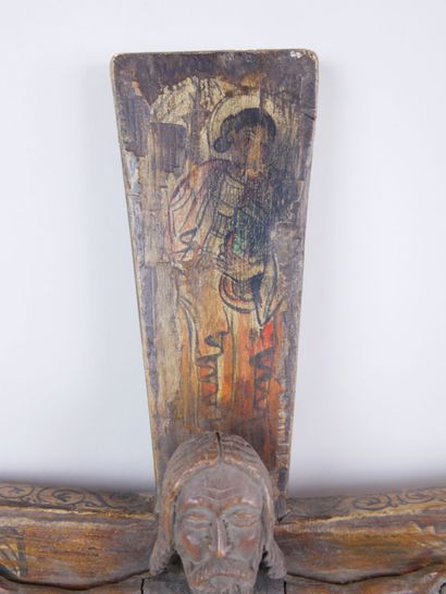 null Crucifix in carved wood finished by the 4 evangelists painted. 

Dimensions...