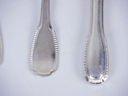 null 
Part of silver menagere (950/1000e), model with godrons including : 

- 1 fork....