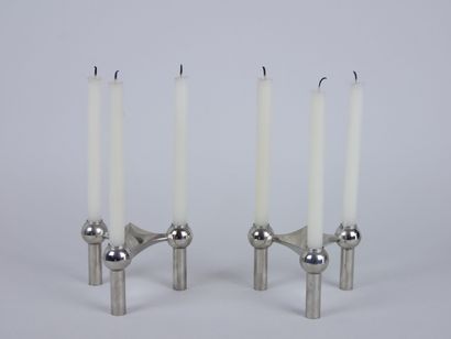 null Werner STOFF for Hans NAGEL 

Pair of triangular candlesticks in nickel-plated...