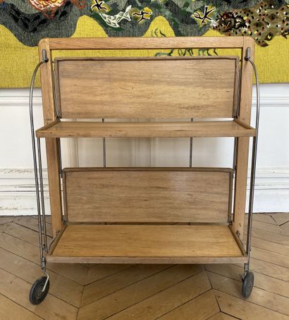 null BOCADO 

Folding sideboard of half natural wood and gilded metal, with two trays...