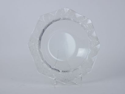 null LALIQUE France 

Vide poche en cristal moulé de forme octogonale à décor de...