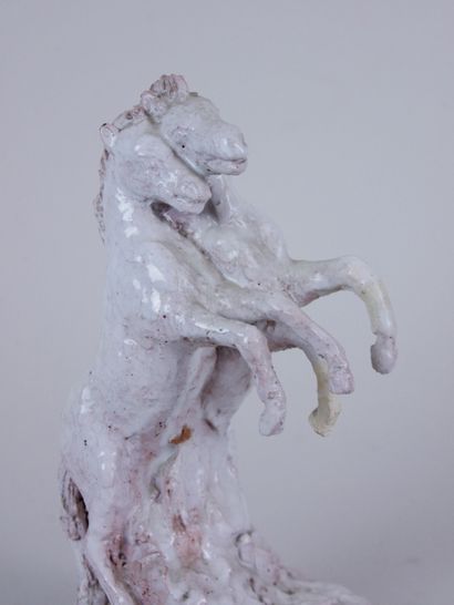 null Marguerite COUSINET (1886- 1970) 

Prancing horses 

Sculpture in white enamelled...