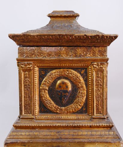 null Rectangular chest of architectural form in painted wood polychrome and gilded...