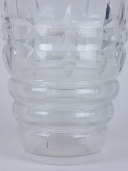 null BACCARAT France

Conical vase in cut crystal with decoration of spirals and...