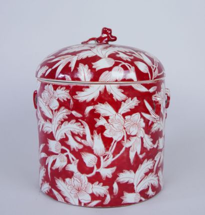 null CHINA 

Porcelain covered pot with enamelled decoration of flowers and hazelnuts...