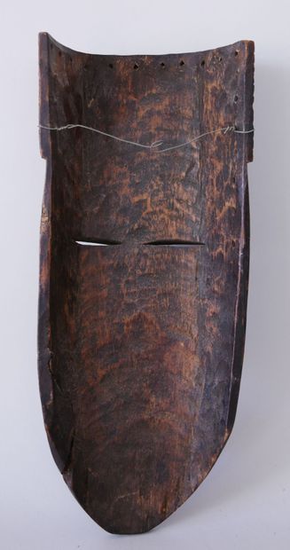 null AFRIQUE

Deux masques africains en bois sculpté et peint. Travail moderne. 

Dimensions :...