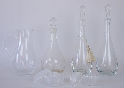  Suite of 3 carafes in plain and engraved glass with grapes decoration. 
Height of...