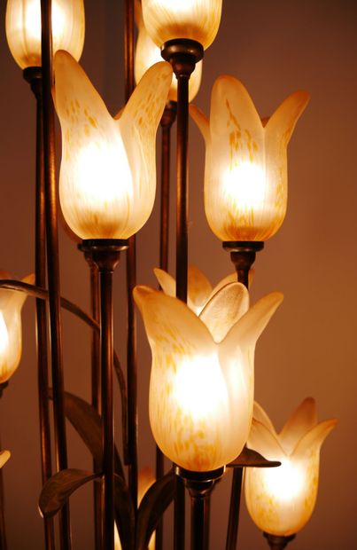 null Luminaire variateur tulipes en métal et pâte de verre blanche mouchetée orange....