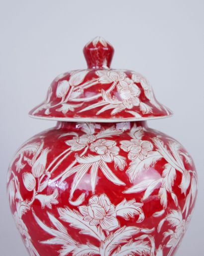  CHINA 
Porcelain covered vase with enamelled decoration of flowers and hazelnuts...