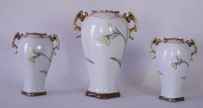 null GERMANY

Mantelpiece or suite of 3 porcelain vases with enamelled decoration...