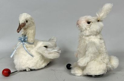 null ROULLET DECAMPS

Swan and rabbit 

Two rare mechanical toys with wooden balls...